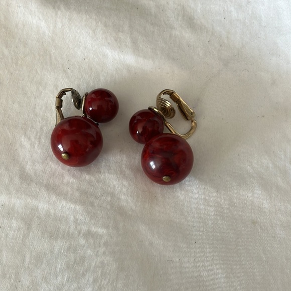 Vintage Castlecliff Clip-on Earrings - Picture 2 of 3